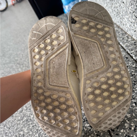 Adidas Womens White Sneakers with Snakeskin Accents - Picture 10 of 11